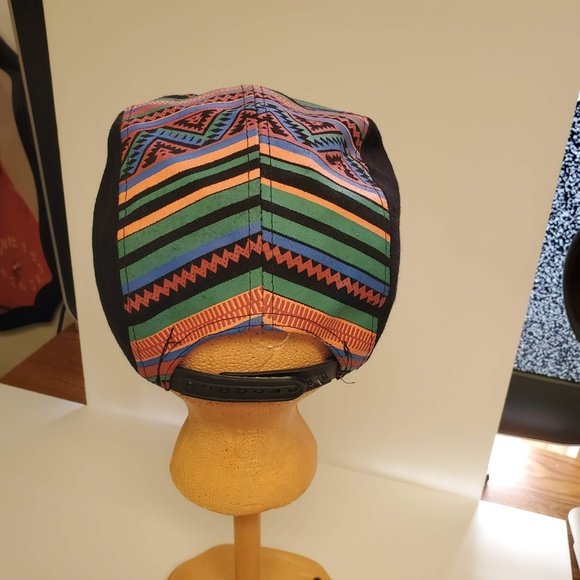 Stripped Carbon Elements Snap Back Hat. Like new! - Picture 4 of 6